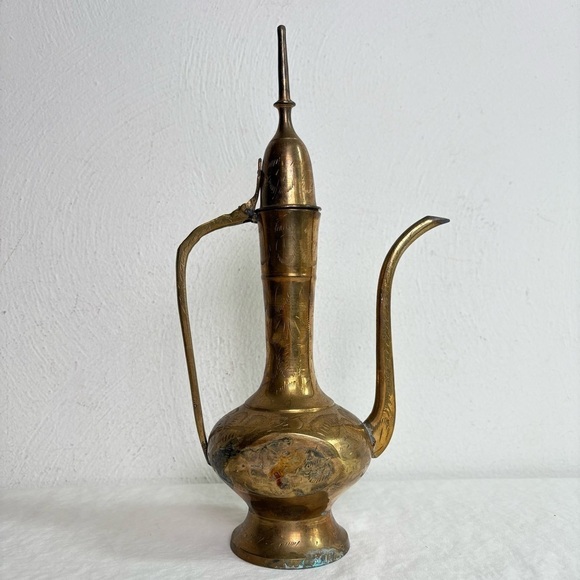 Vintage Solid Brass Teapot Genie Lamp Pitcher Made in India Ornate Etched Floral - Picture 5 of 17